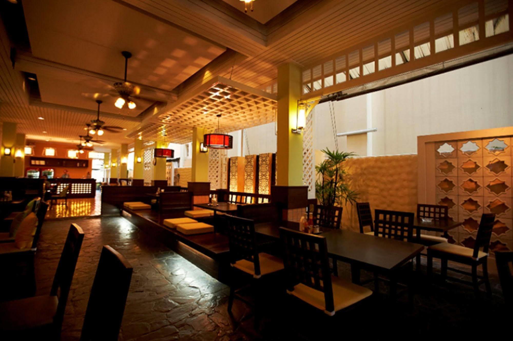 Mad Monkey Hostel Bangkok Banguecoque Exterior foto
